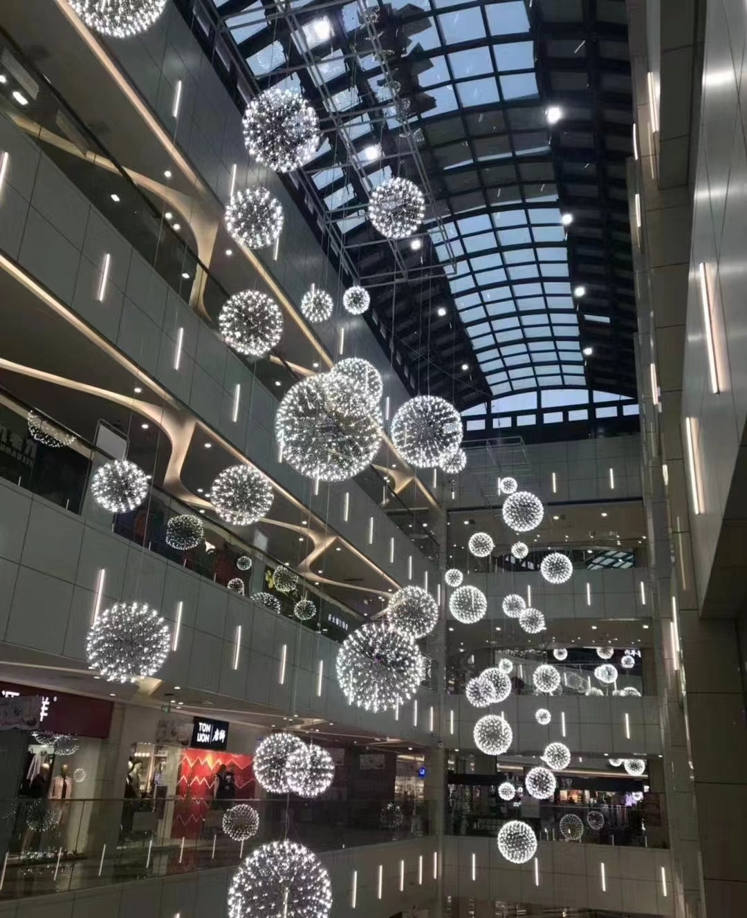 Dutti LED Modern Non-standard Chandelier Spherical Ceiling Pendant lighting OEM custom for Shopping Mall