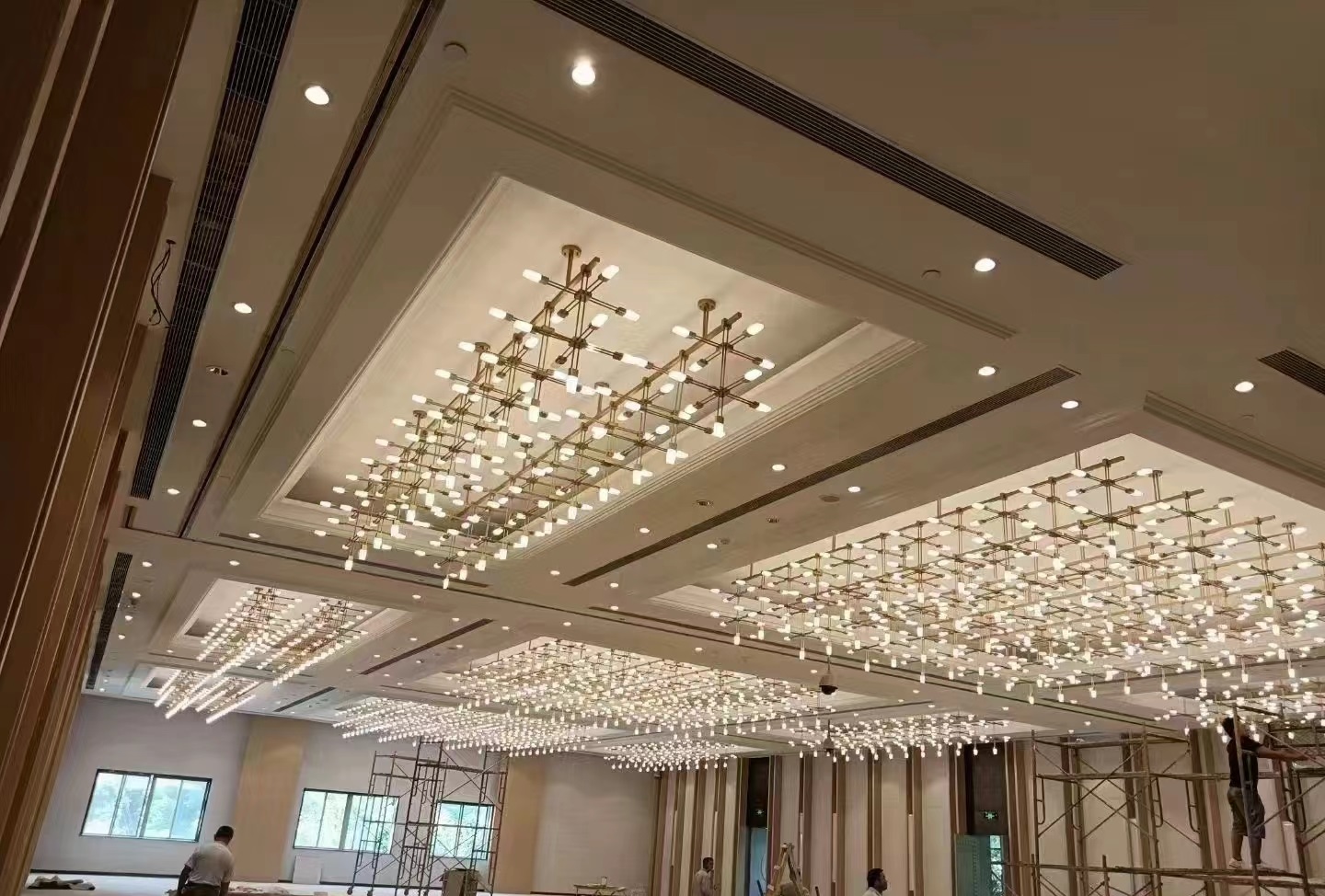 Dutti LED Non-standard Modern Chandelier Linear Brass Ceiling Pendant Lighting OEM custom for Ballroom 