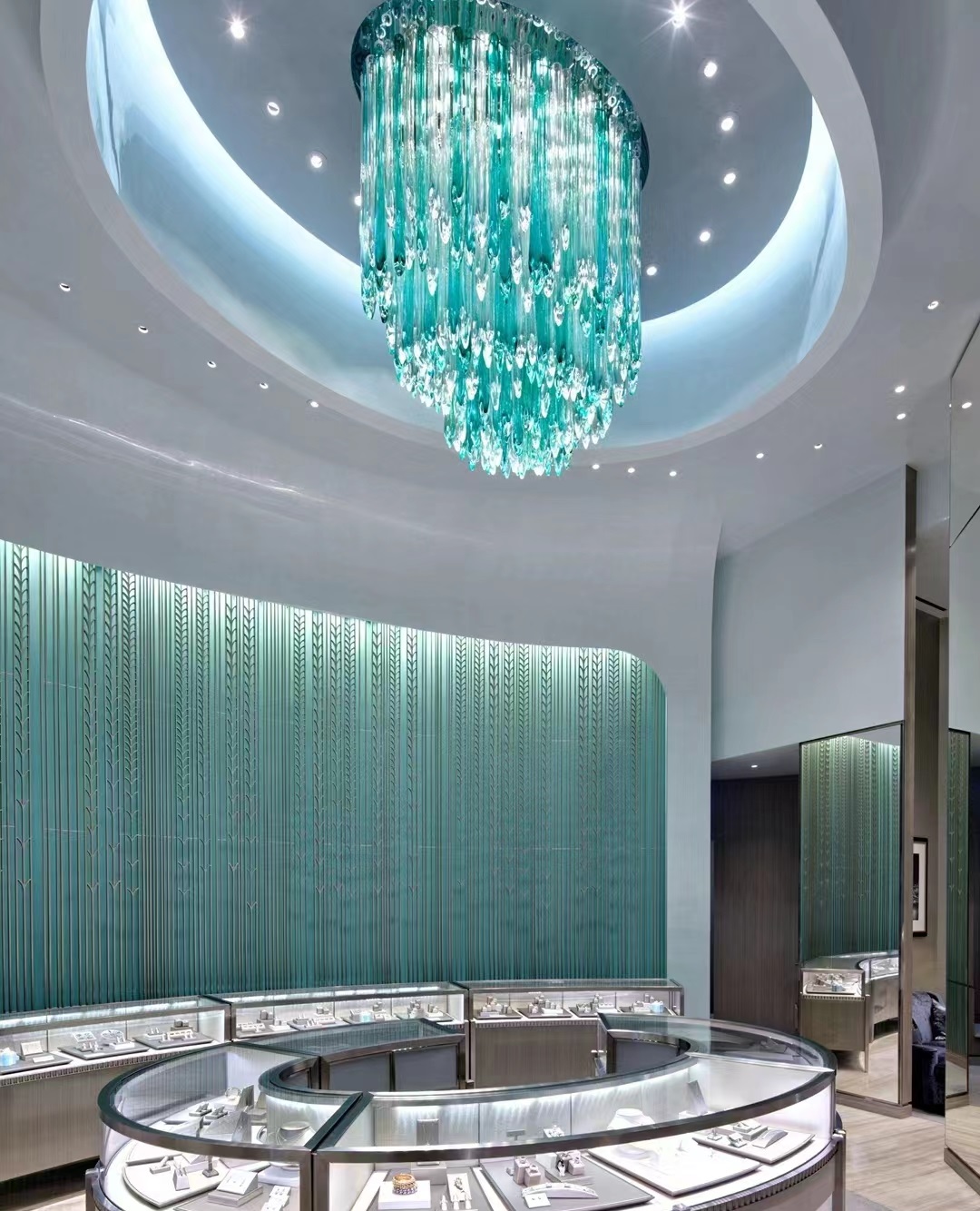 Elevating Jewelry Store Ambiance with Dutti LED Non-standard Modern Chandelier Crystal pendant ceiling lighting 