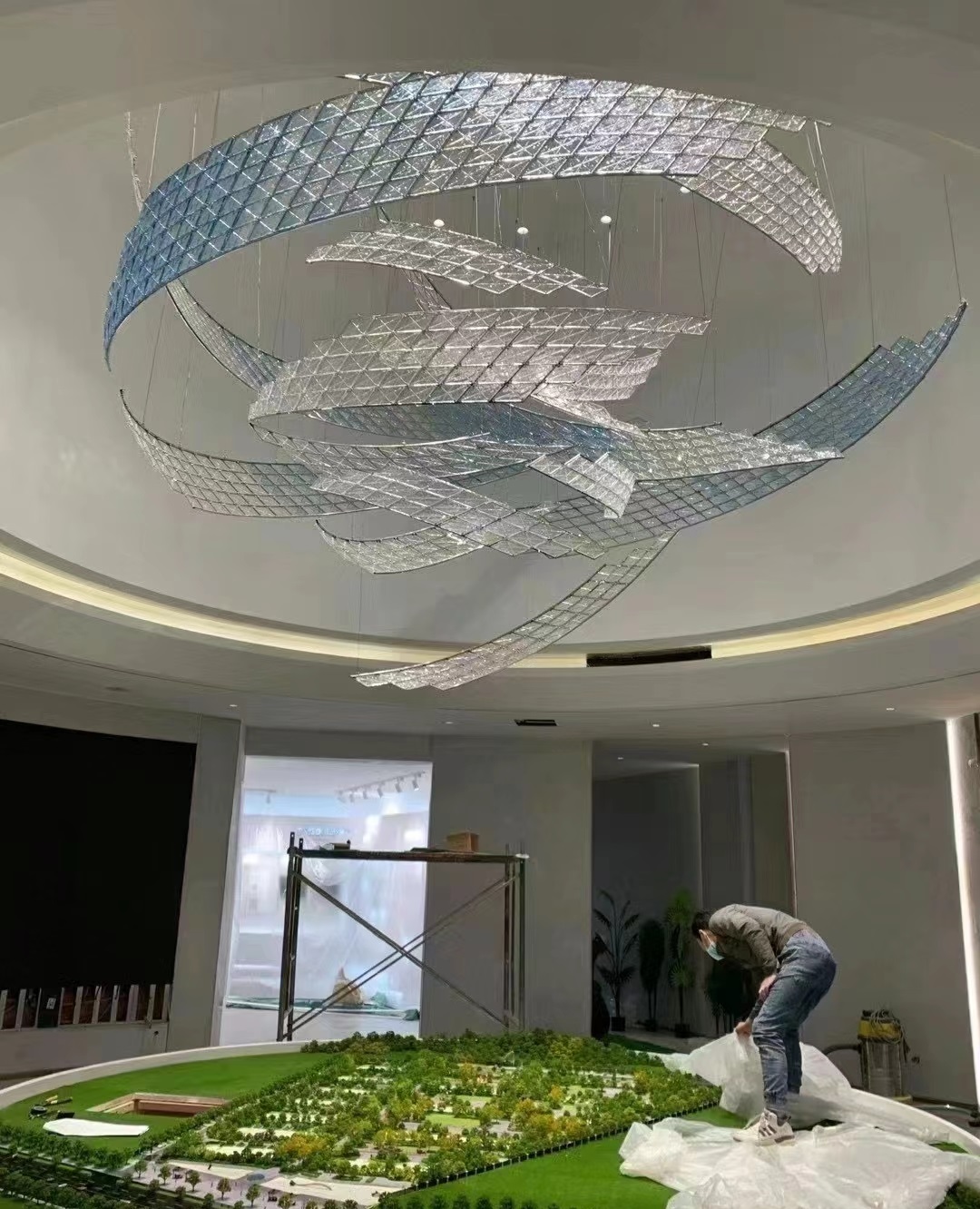 Modern bespoke chandelier hotsell